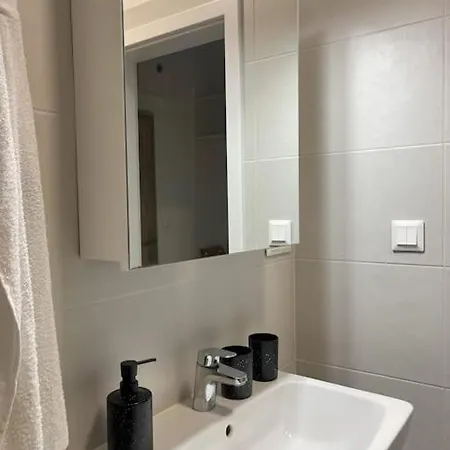 Moderny Apartman S Terasou Appartamento Bratislava